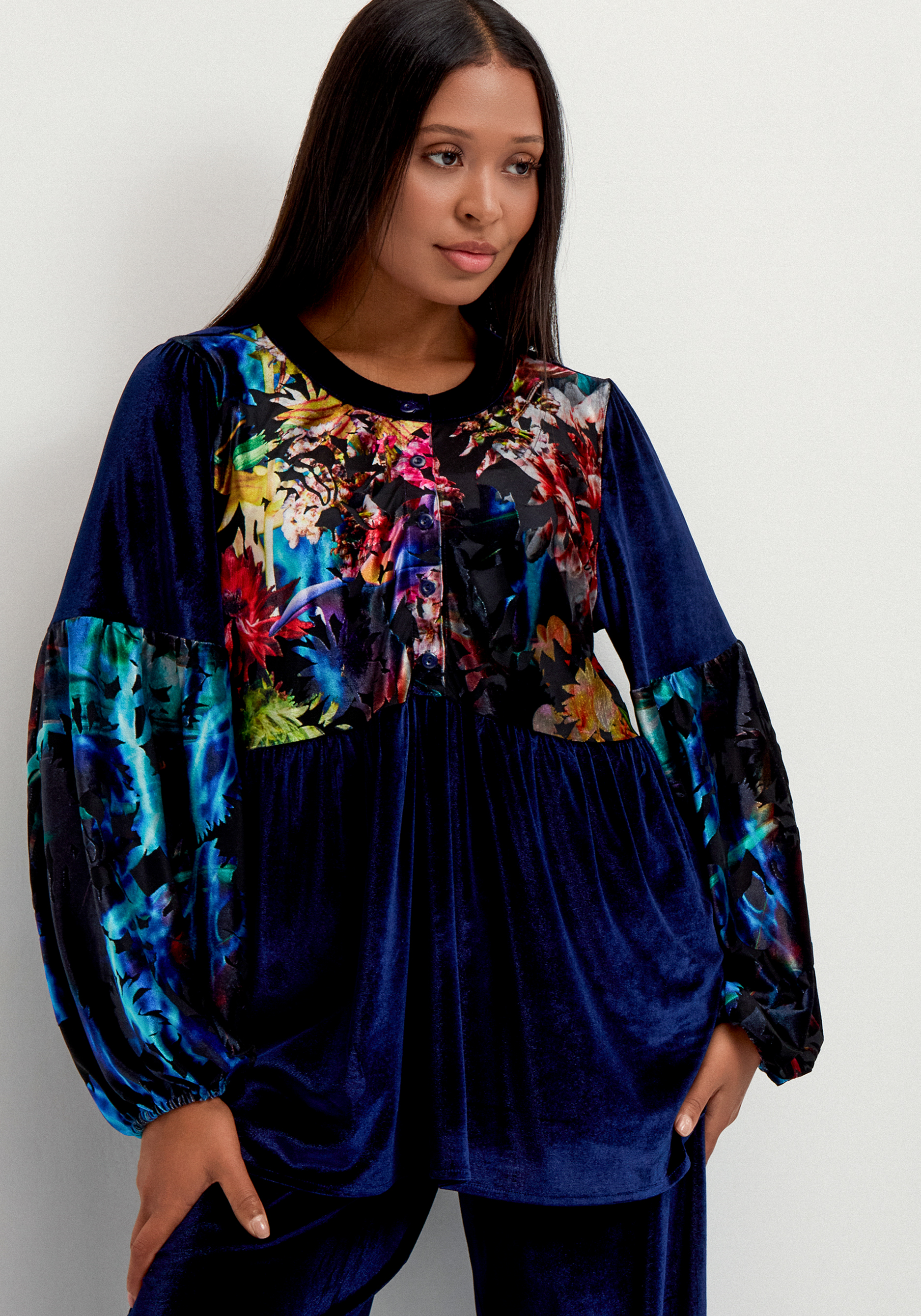 

Блуза свободного кроя с цветочными вставками, Синий