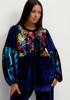 Блуза свободного кроя  с цветочными вставками