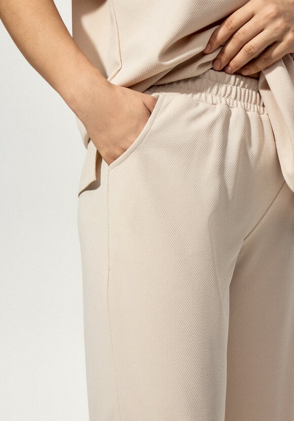 Брюки на резинке с метанитью шир.  580, рис. 13