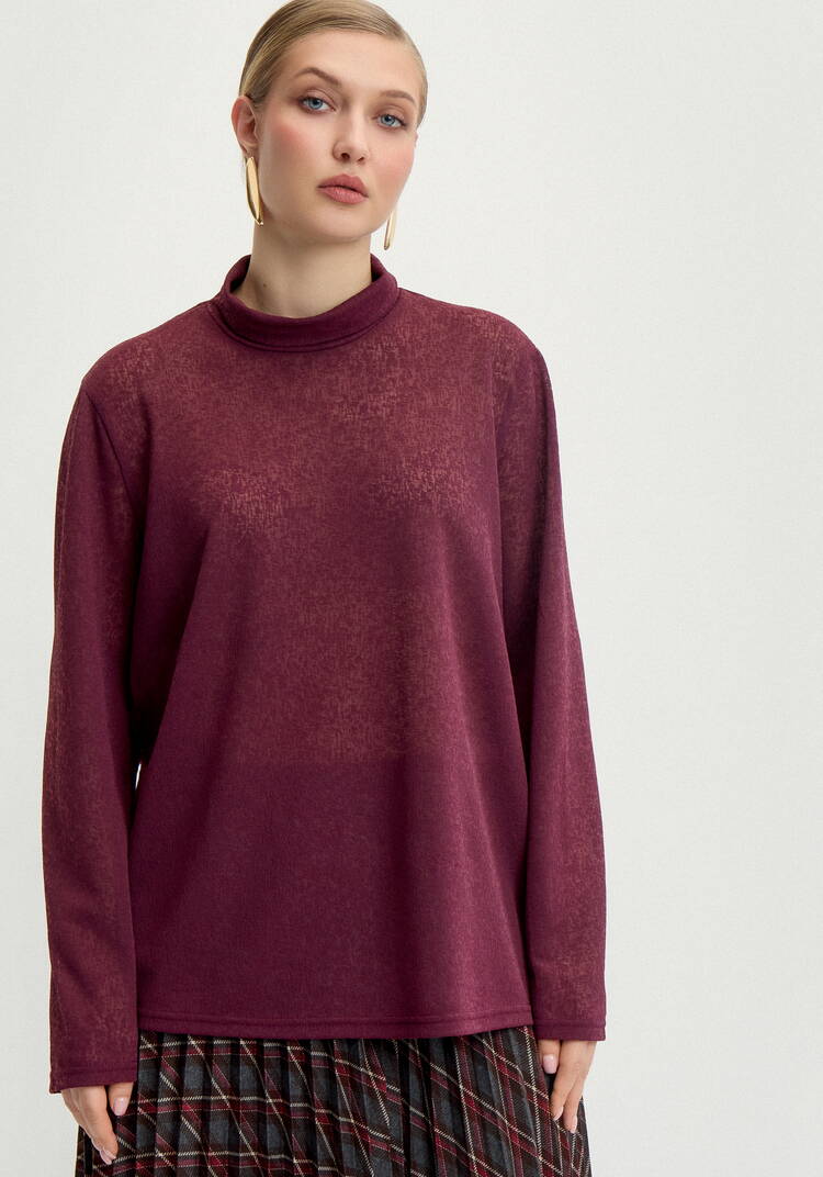 Водолазка из фактурного трикотажа шир.  750, рис. 15