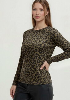 Лонгслив с анималистичным принтом