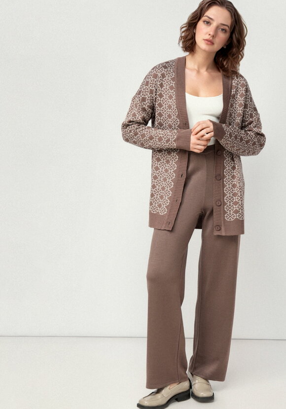 Костюм трикотажный свободного кроя шир.  580, рис. 8