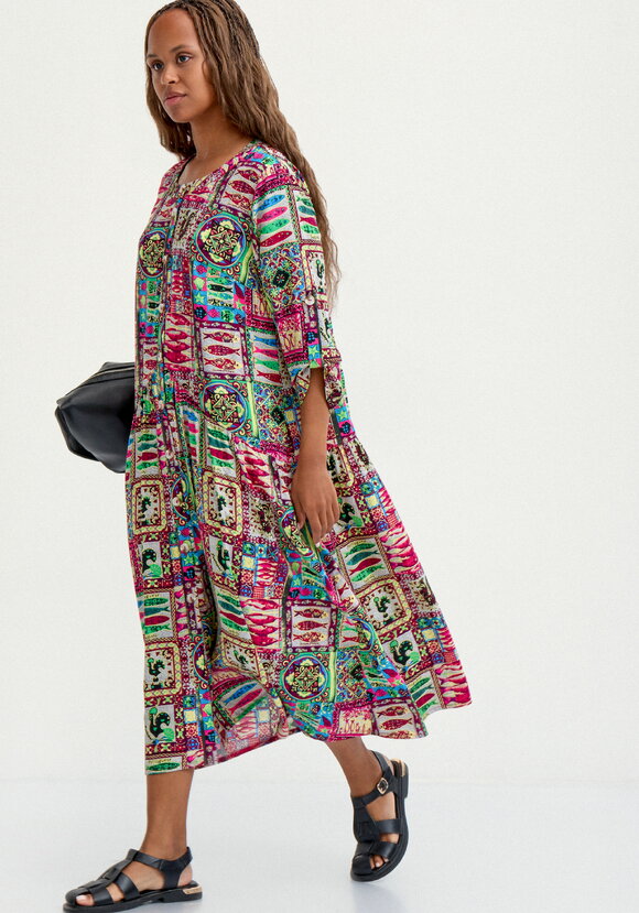 Удлиненное платье свободного кроя с принтом шир.  580, рис. 9