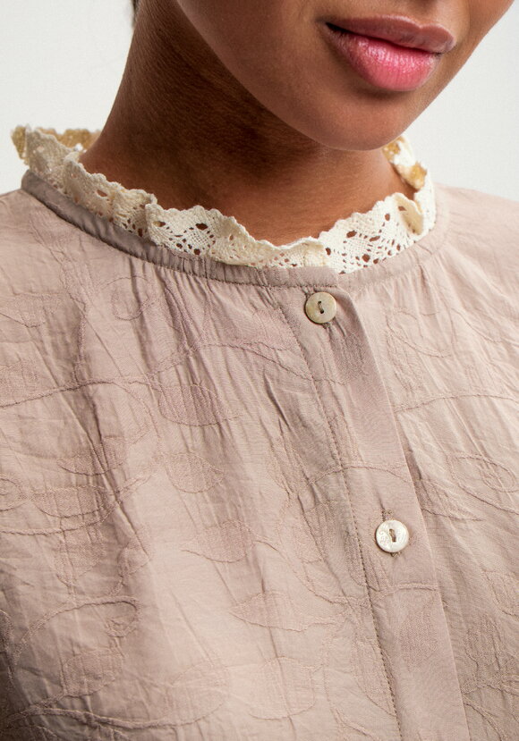 Блуза с отделкой кружева Аниса шир.  580, рис. 5