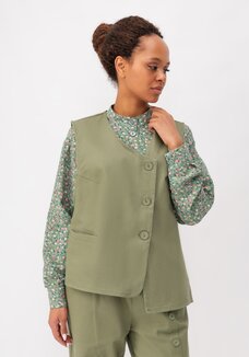 Жилет с асимметричной застёжкой