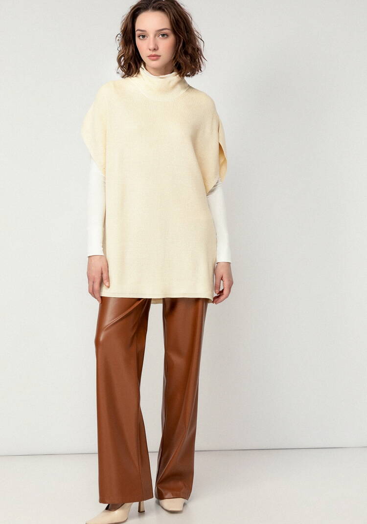 Джемпер-жилет с высоким горлом и поясом шир.  750, рис. 9