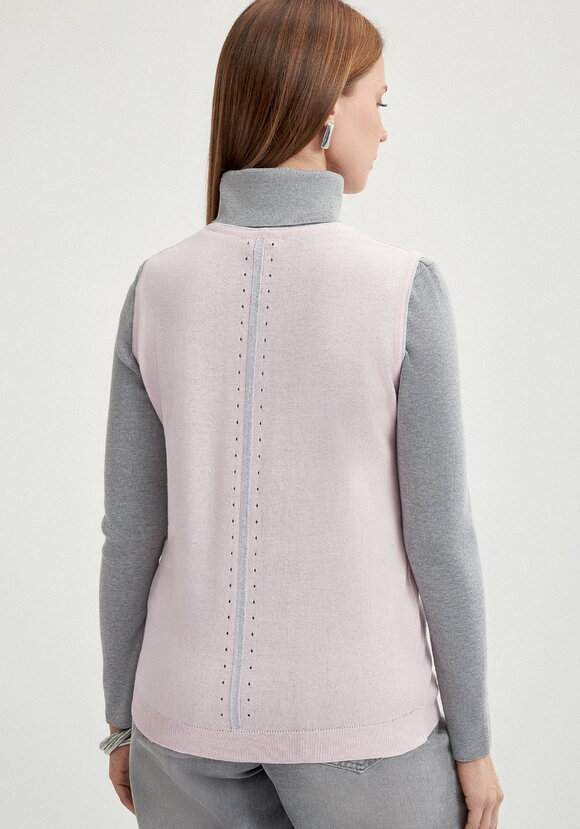 Топ с V-образным вырезом шир.  580, рис. 19