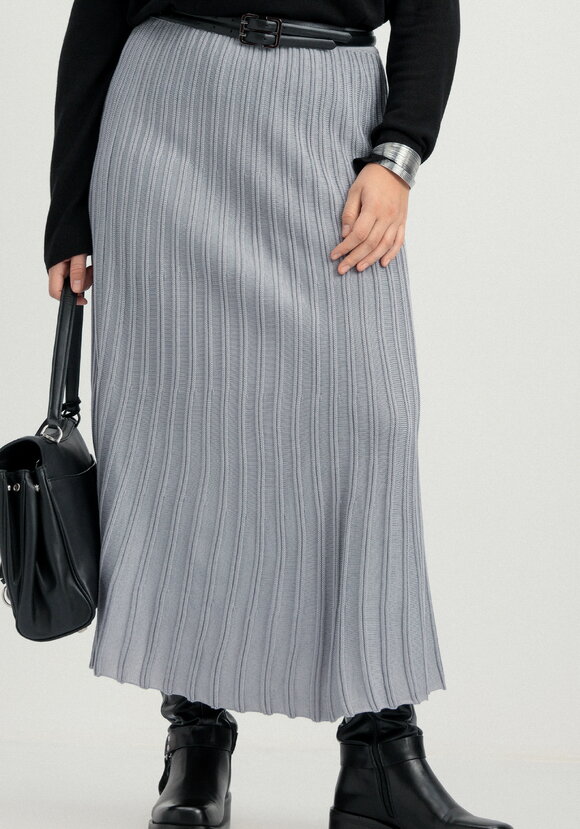 Юбка A-образного силуэта с имитацией плиссе шир.  580, рис. 18
