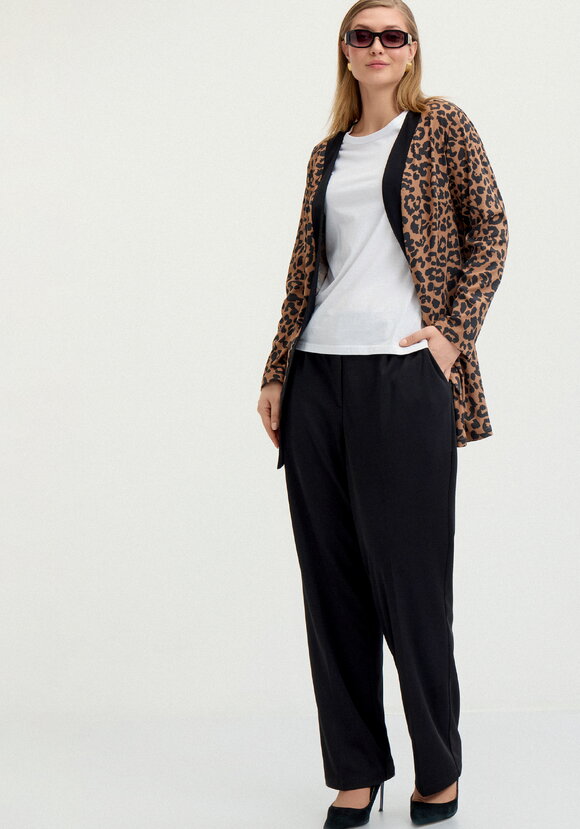 Брюки прямые с дeкором шир.  580, рис. 16