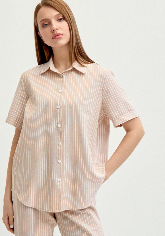 Блуза на пуговицах в вертикальную полоску шир.  580, рис. 1