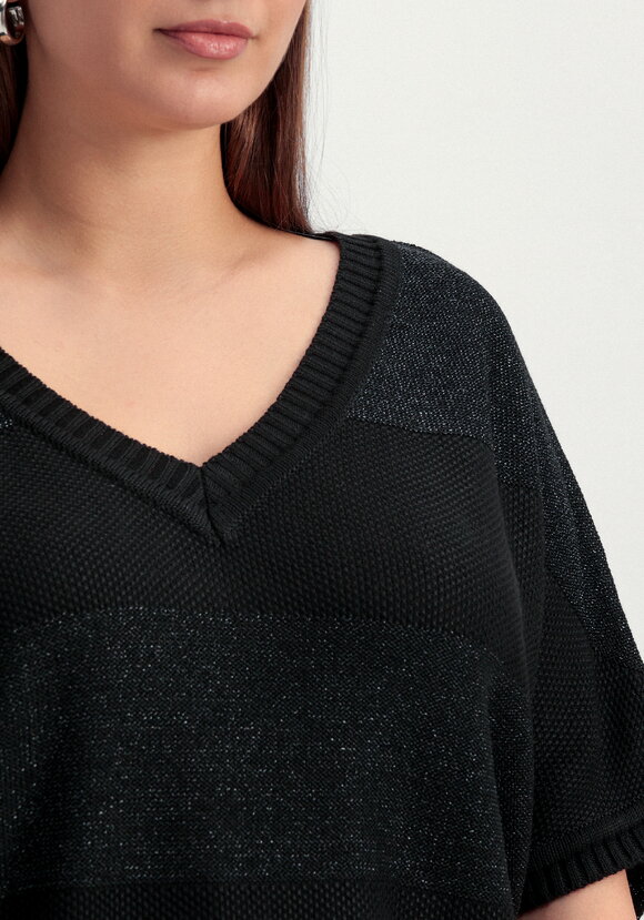 Жилет с V-образным вырезом свободного кроя шир.  580, рис. 12