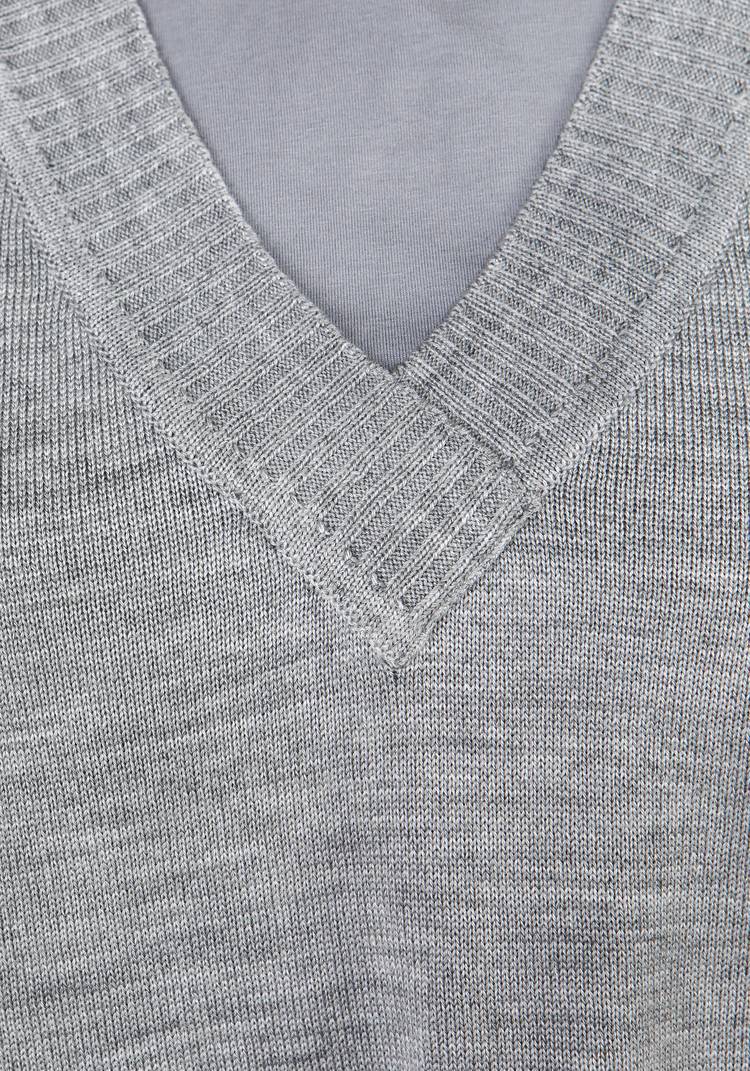 Жилет классический с V-образным вырезом шир.  750, рис. 8