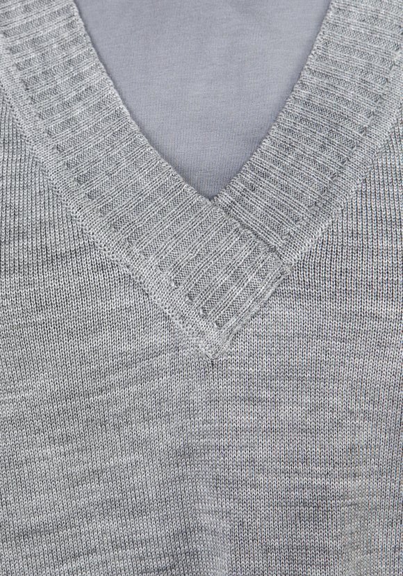 Жилет классический с V-образным вырезом шир.  580, рис. 8