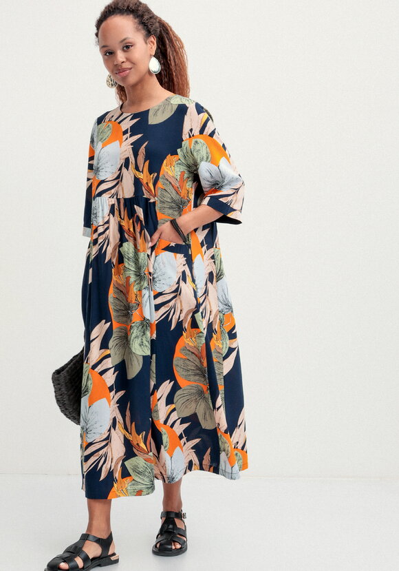 Платье из штапеля с тропическим принтом шир.  580, рис. 7