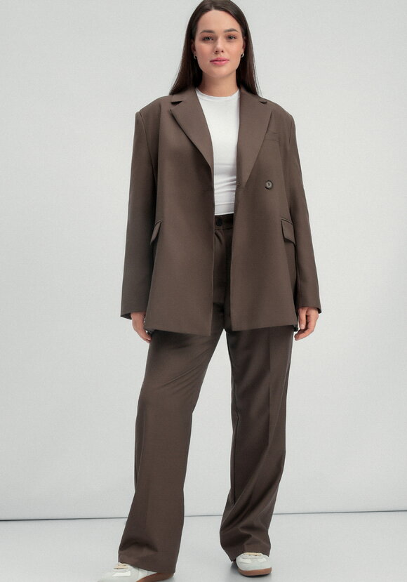 Пиджак с разрезом по спинке шир.  580, рис. 27