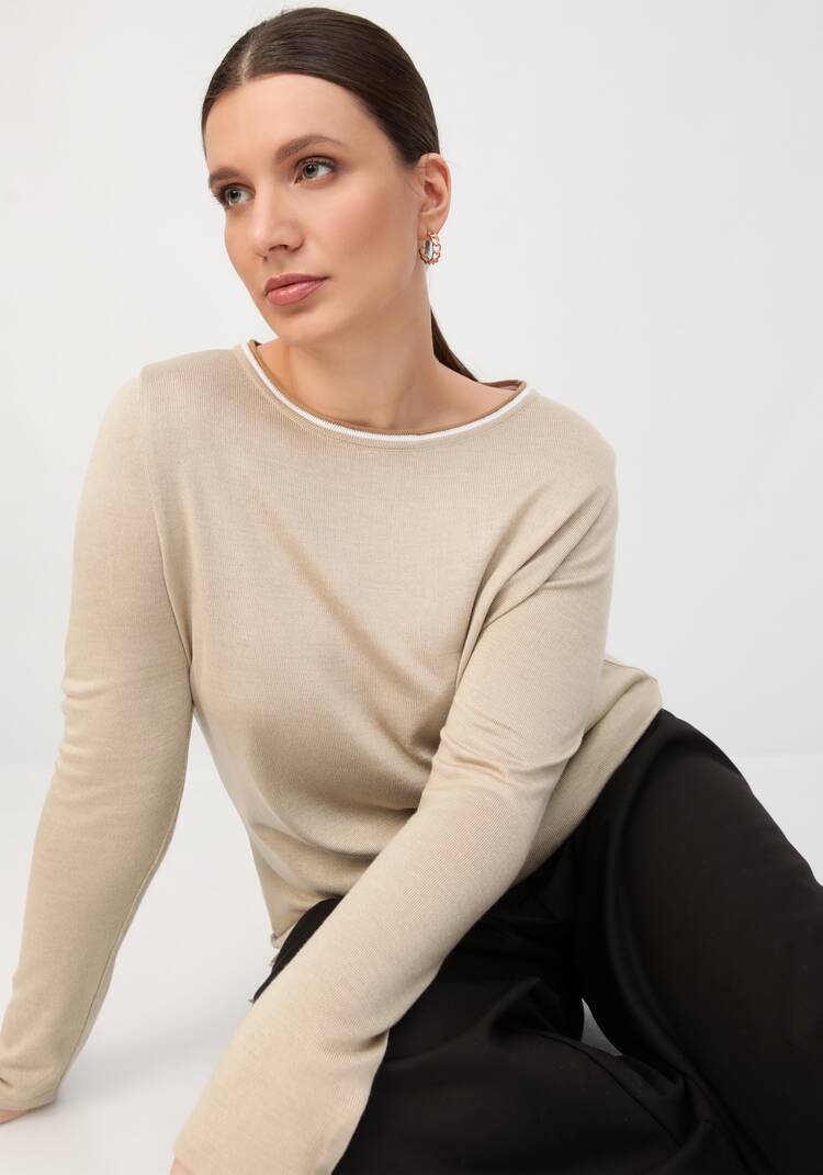 Джемпер с контрастной окантовкой горловины шир.  750, рис. 19