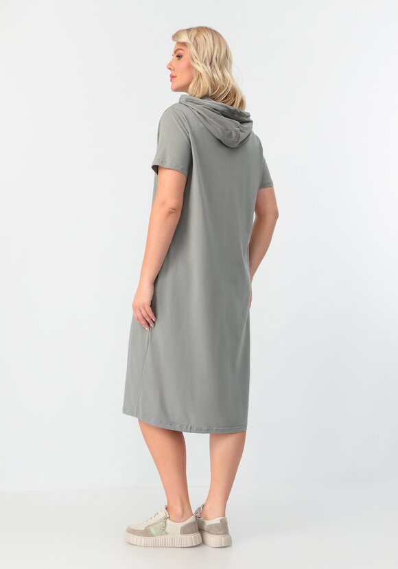 Платье с капюшоном свободного кроя шир.  580, рис. 21