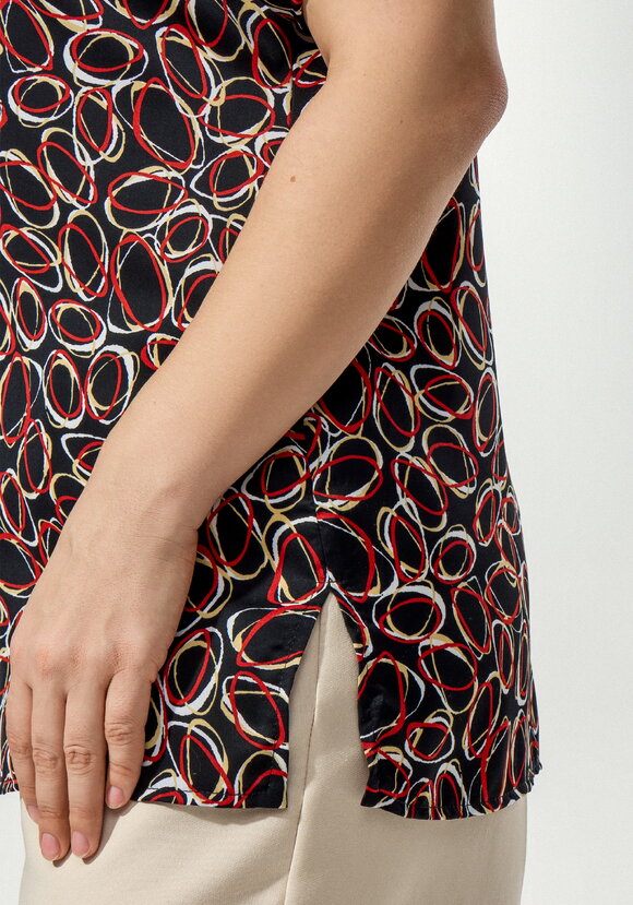 Блуза удлиненная с вырезом шир.  580, рис. 13