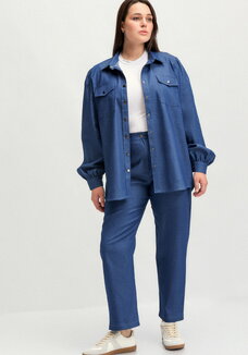 Брюки свободного кроя с поясом на резинке