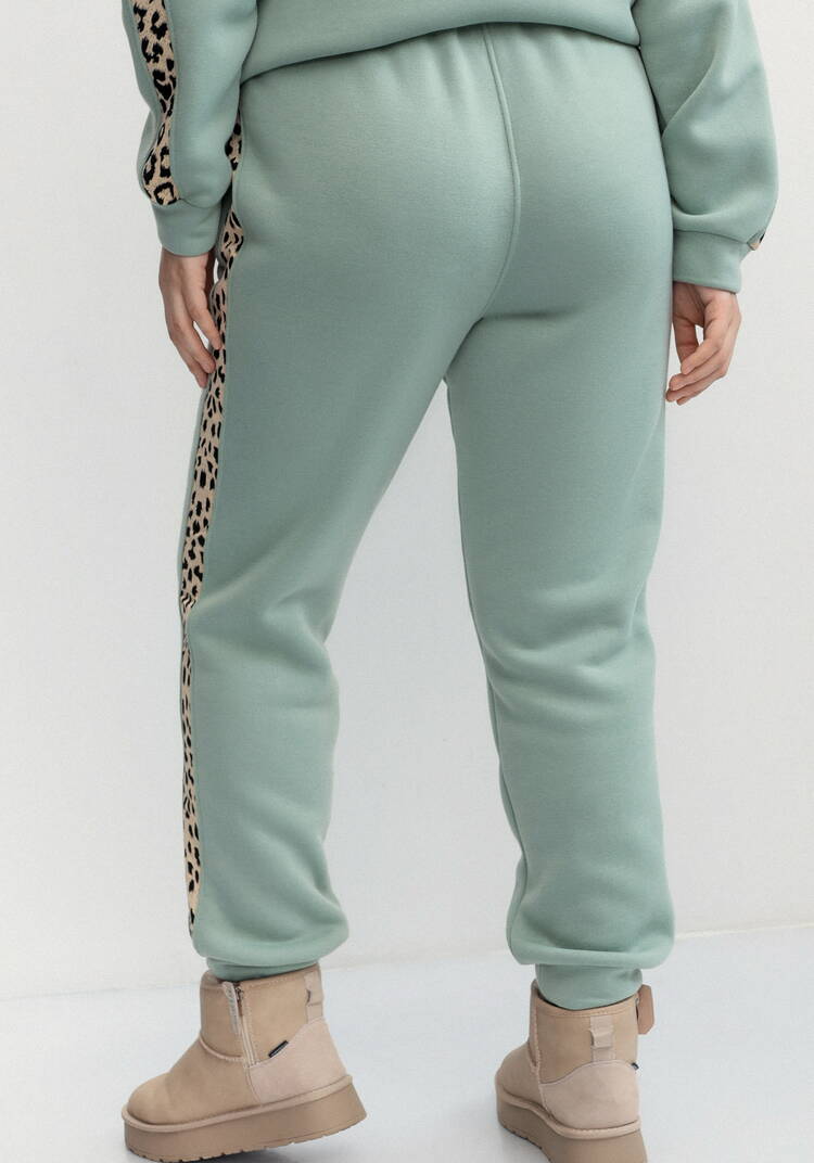 Брюки с леопардовыми лампасами шир.  750, рис. 39