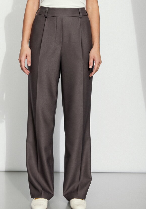 Брюки прямые из костюмной ткани шир.  580, рис. 4