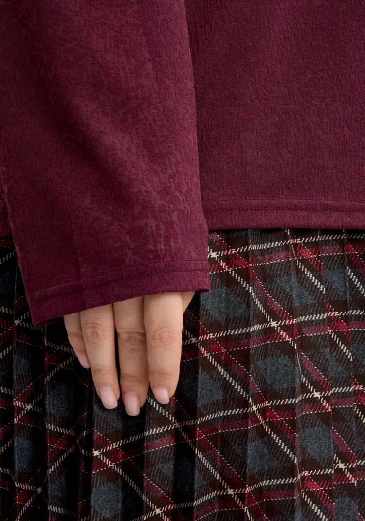 Водолазка из фактурного трикотажа шир.  750, рис. 17