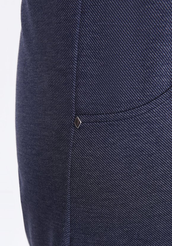 Брюки на кокетке с фигурными манжетами шир.  580, рис. 6