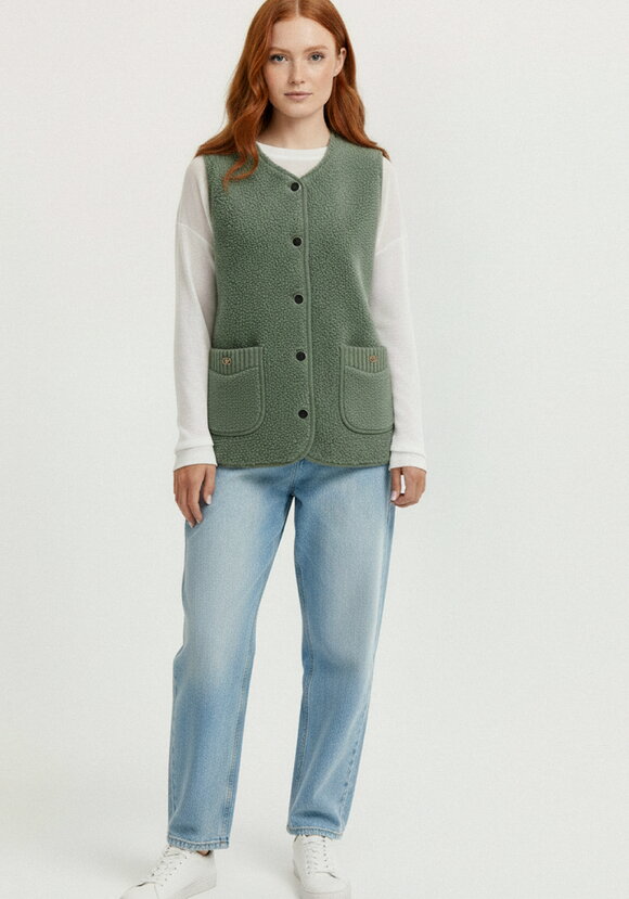 Жилет удлинённый из искусственного меха шир.  580, рис. 16