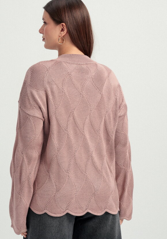 Джемпер с волнообразным краем и рисунком ромб шир.  580, рис. 3