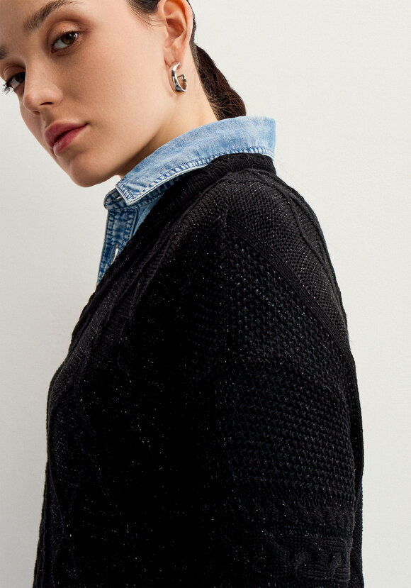 Джемпер с V-образным вырезом и косами шир.  580, рис. 6