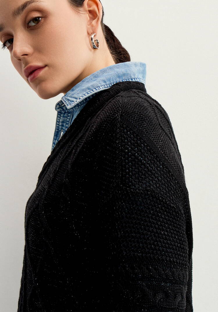 Джемпер с V-образным вырезом и косами шир.  750, рис. 6