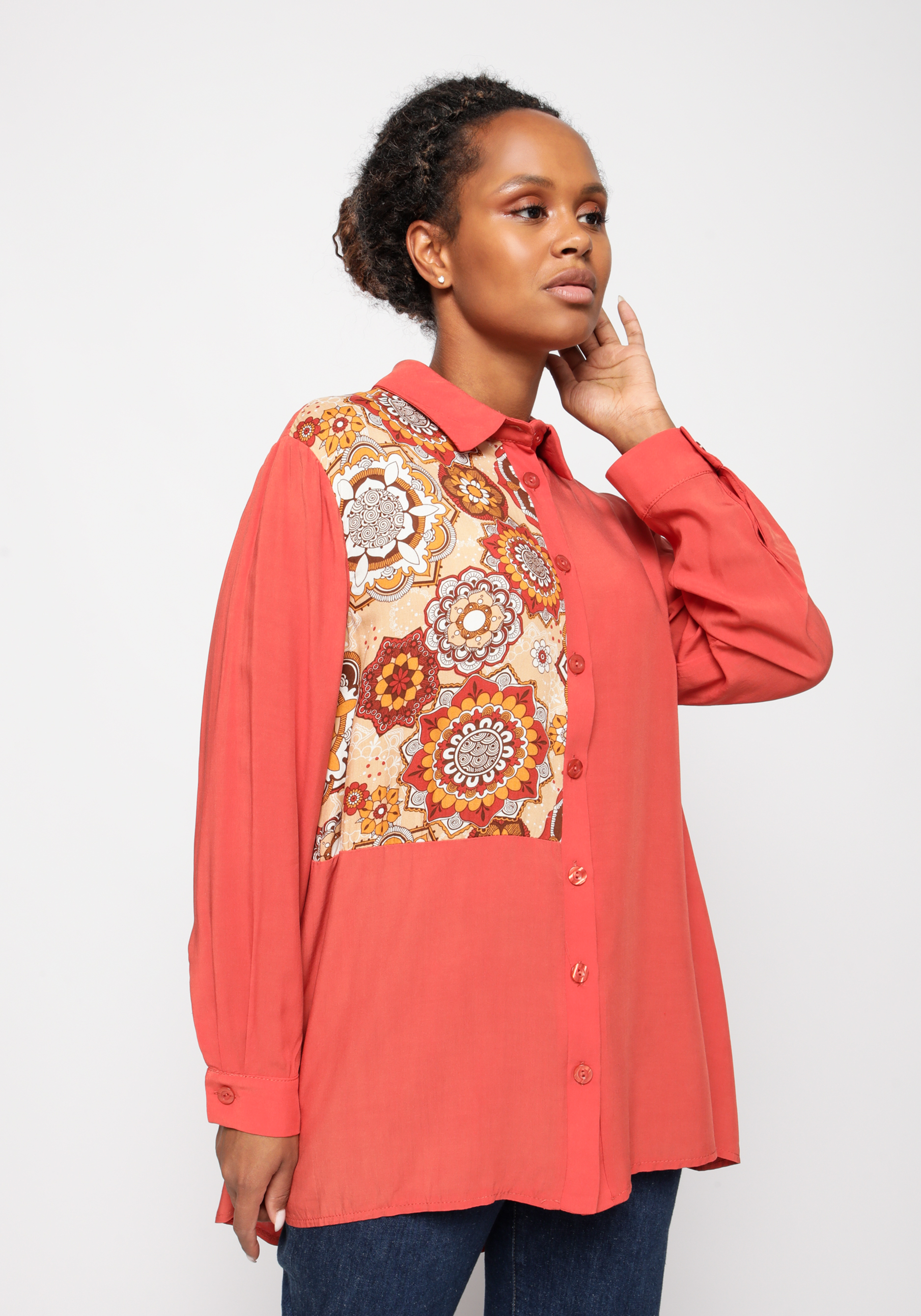 Рубашка оверсайз с декоративной отделкой жен туника арт 19 0354 оранжевый р 52
