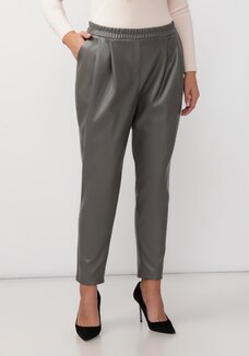 Брюки-бананы из экокожи