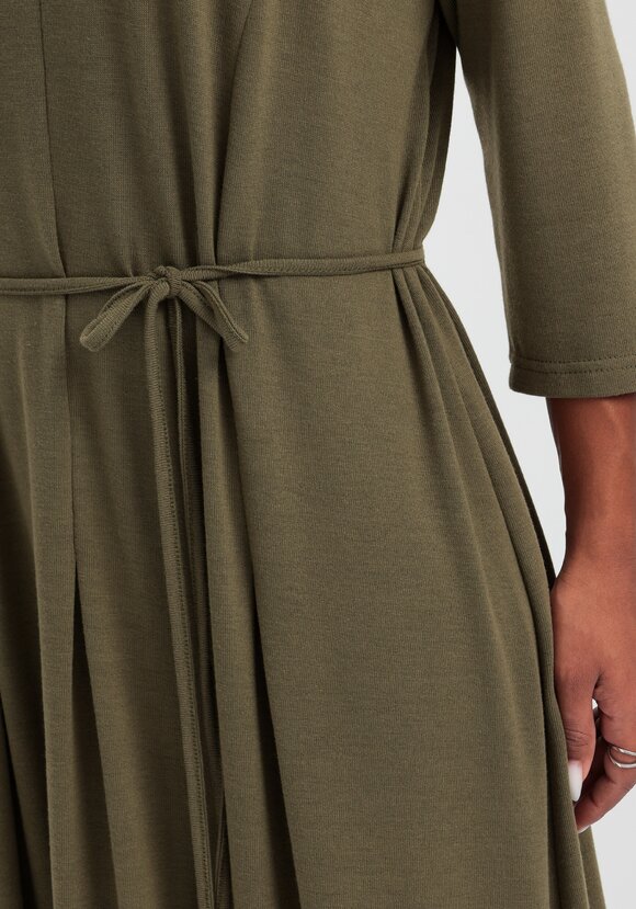 Платье Емельяна шир.  580, рис. 12