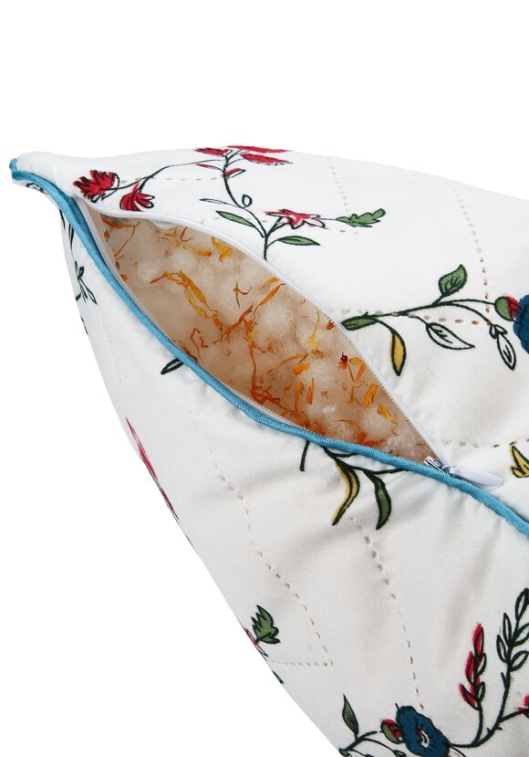 Подушка с лепестками календулы шир.  580, рис. 3