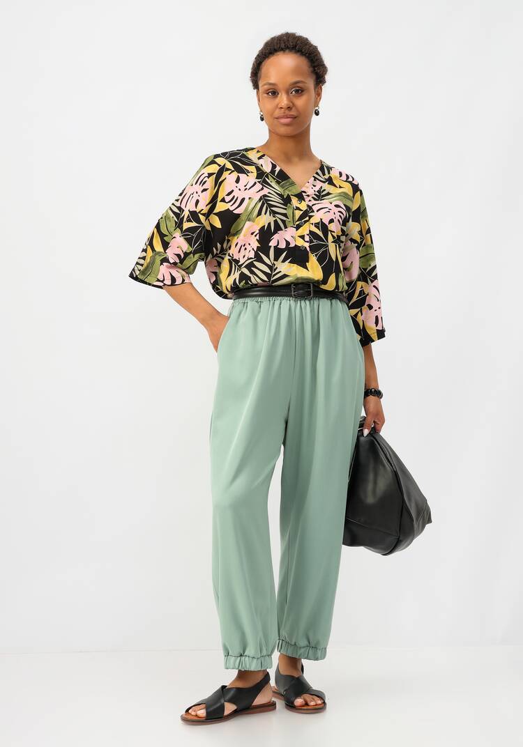 Брюки бананы на резинке с карманами шир.  750, рис. 40