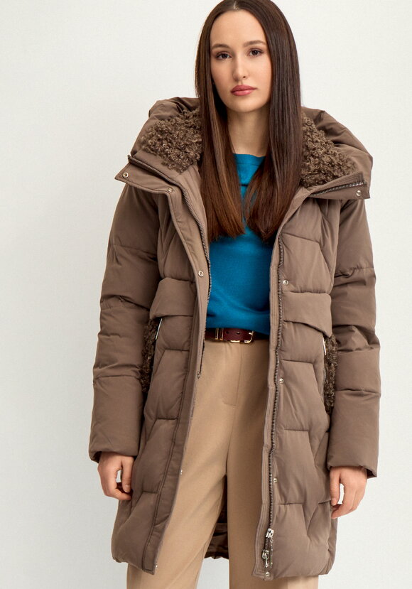 Пальто стеганое с меховой отделкой шир.  580, рис. 2