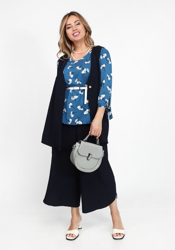 Блуза с V-образным вырезом и с завязками шир.  580, рис. 7