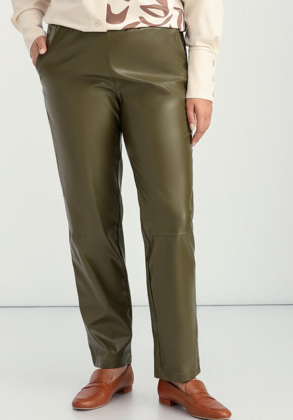 Брюки из экокожи прямые на резинке шир.  580, рис. 7