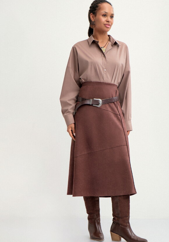 Юбка с конструктивными отстрочками шир.  580, рис. 9