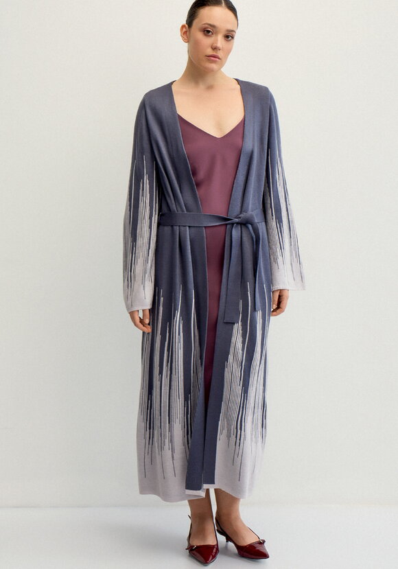 Кардиган удлиненный с принтом-абстракцией шир.  580, рис. 10