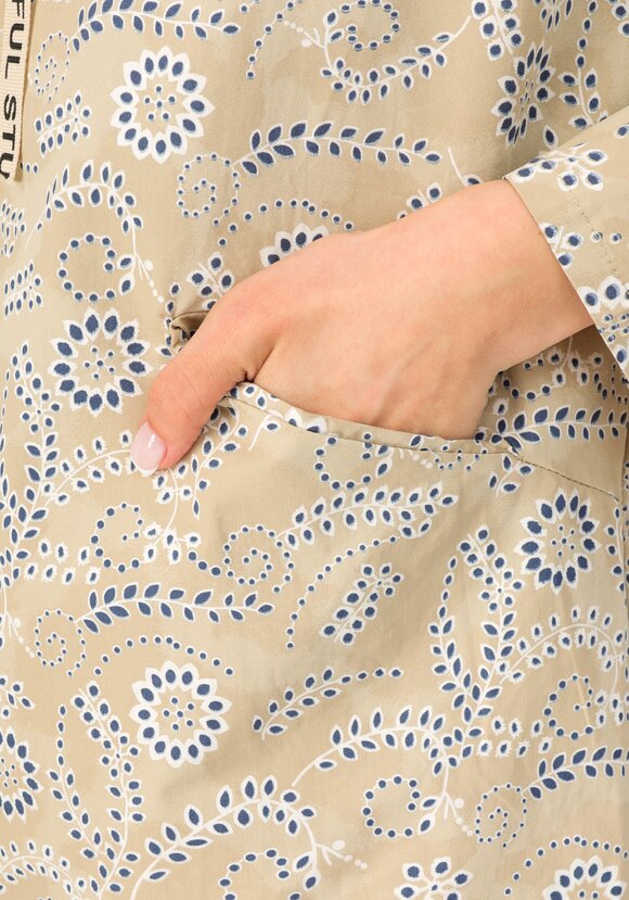 Ветровка с цветочным принтом шир.  580, рис. 5