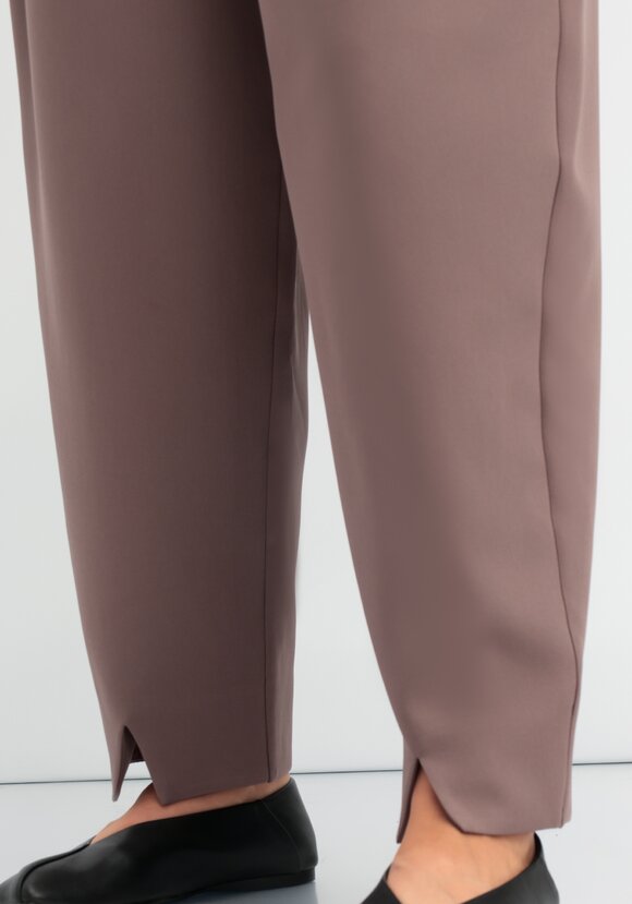 Брюки-бананы с разрезами шир.  580, рис. 14