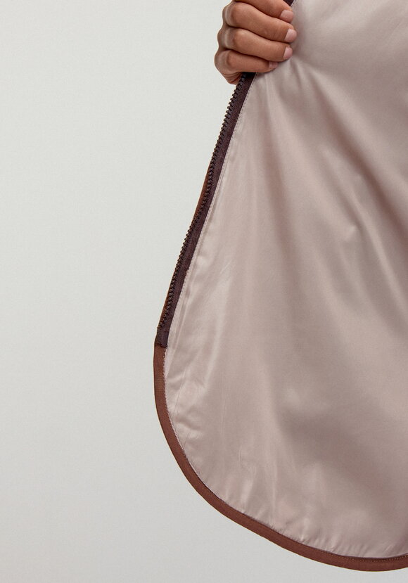 Жилет удлиненный на молнии шир.  580, рис. 8