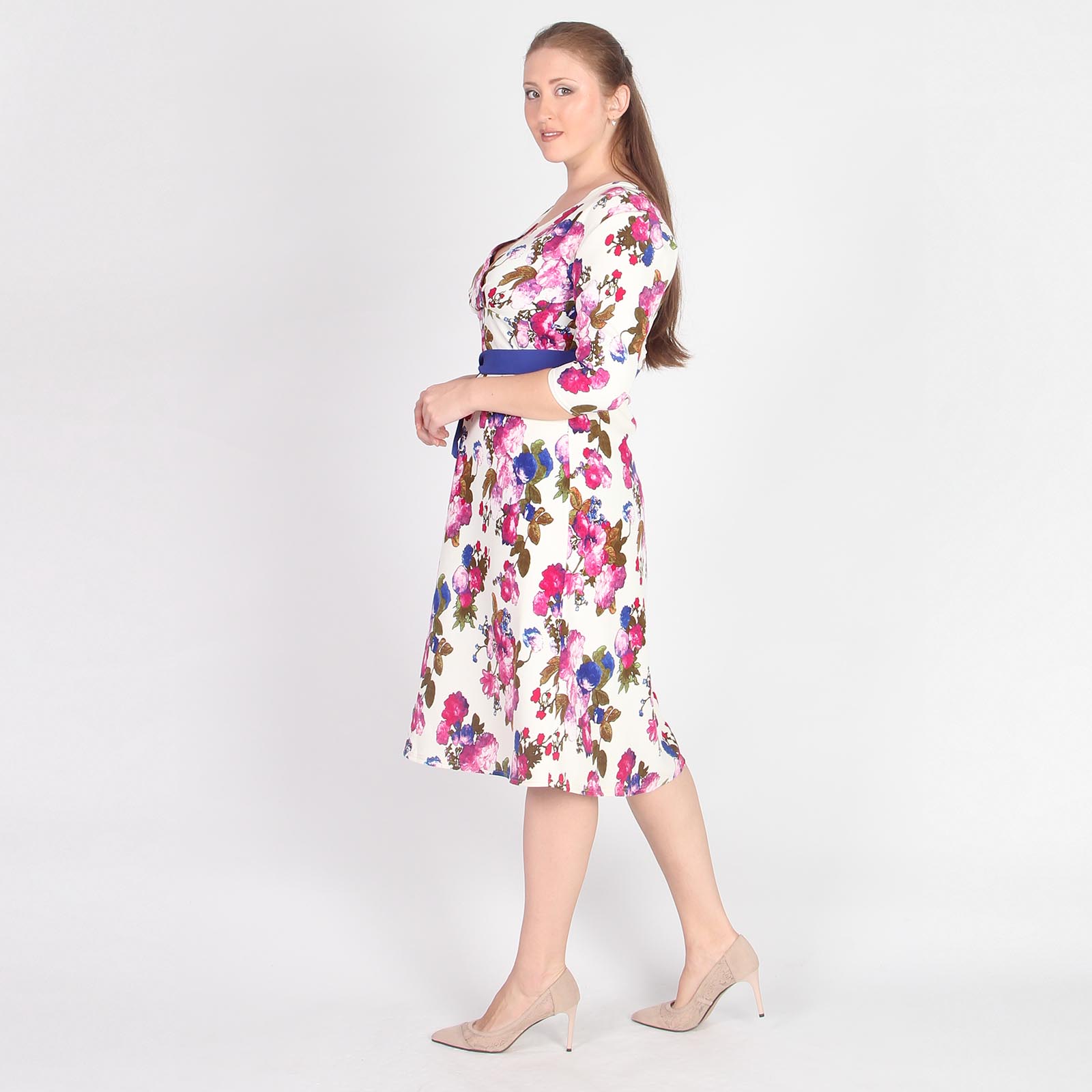 Платье-миди с V-образным вырезом и поясом Bianka Modeno, цвет розовый, размер 48 - фото 3