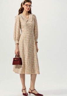 Платье из шитья с английским воротником