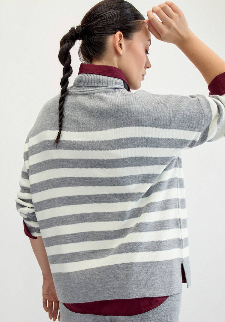 Свитер в полоску с высокой горловиной шир.  750, рис. 22