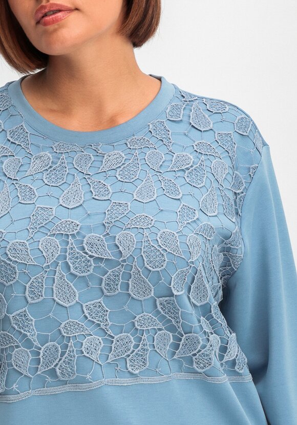 Свитшот с ажурным декором шир.  580, рис. 28