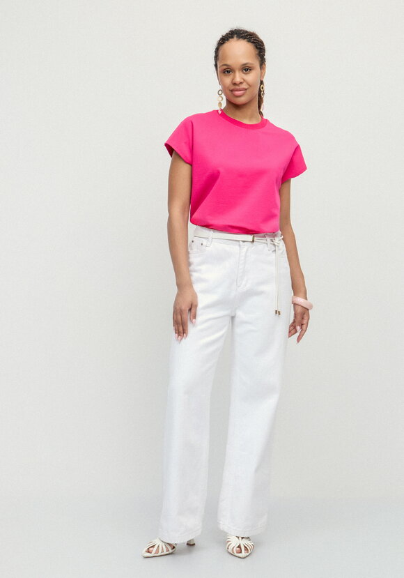 Футболка из трикотажа со спущенным плечом шир.  580, рис. 25