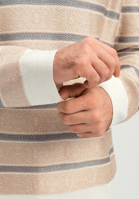 Джемпер в полоску с контрастными манжетами шир.  580, рис. 24